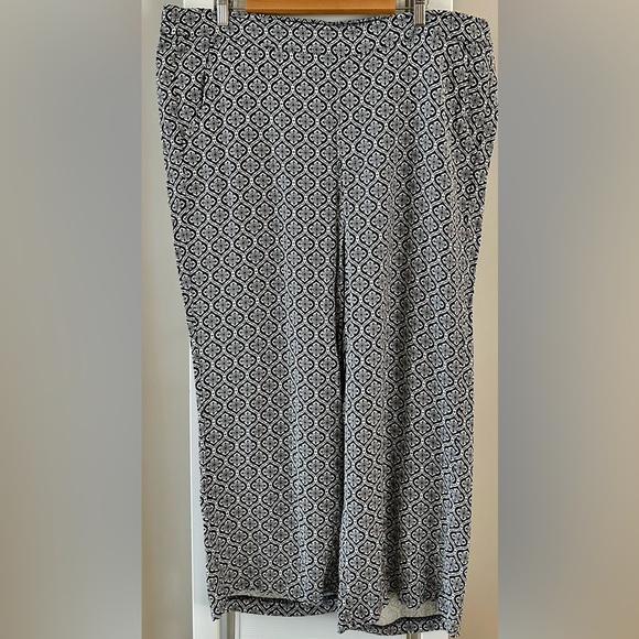 Old Navy Pants - Old Navy Black and White Playa Wide Leg Pants